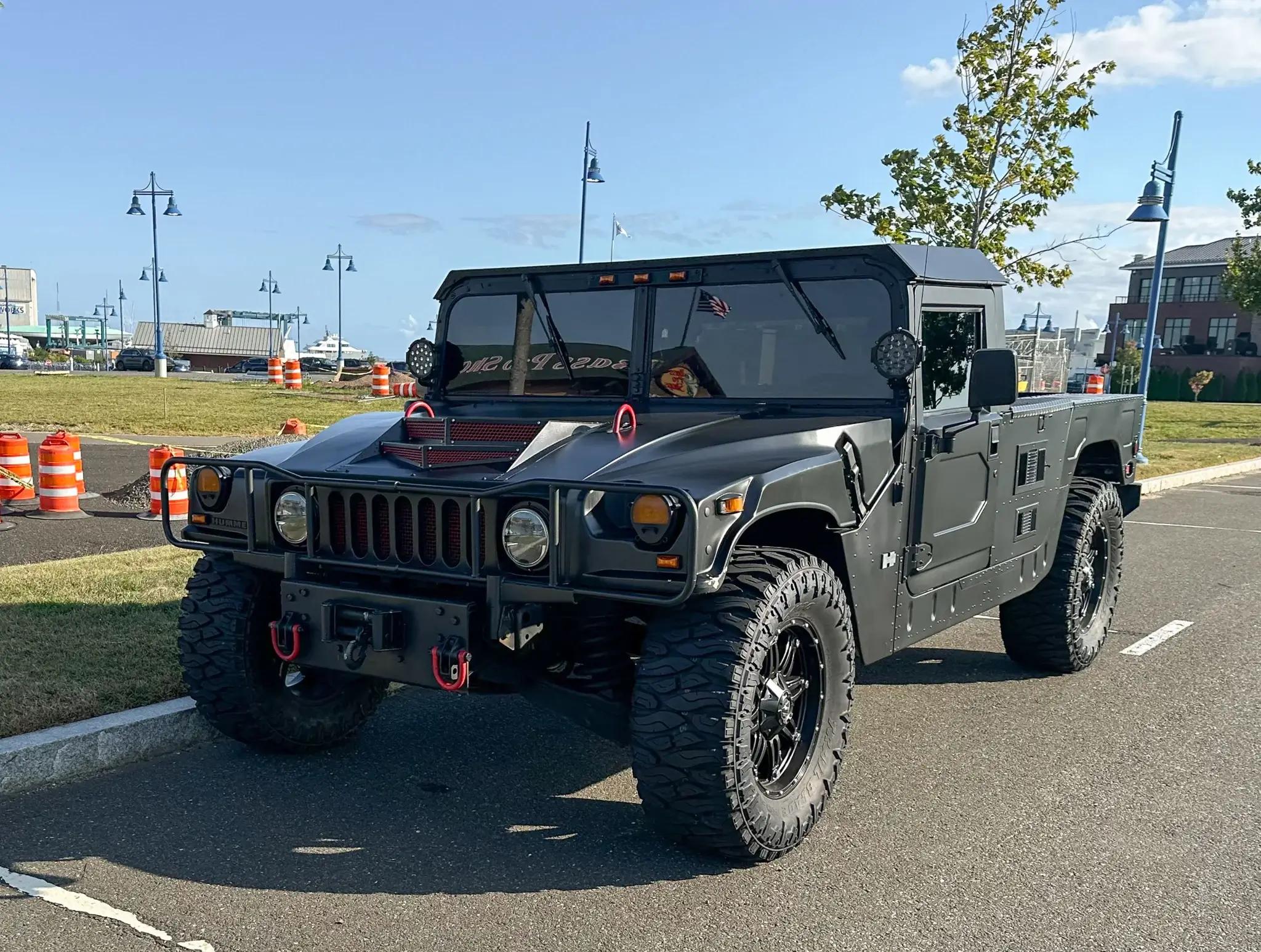 main_image of Hummer H1 Pick-Up