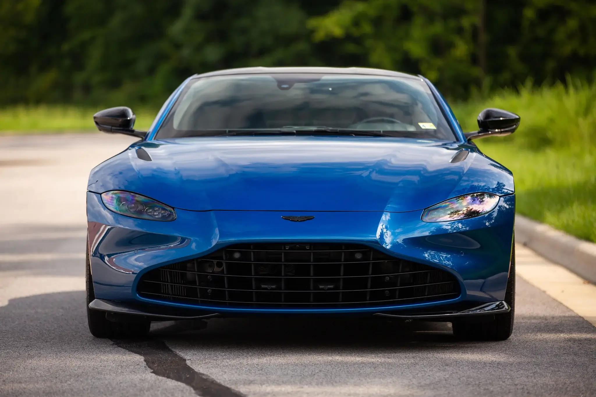 main_image of Aston Martin Vantage V8 Coupe