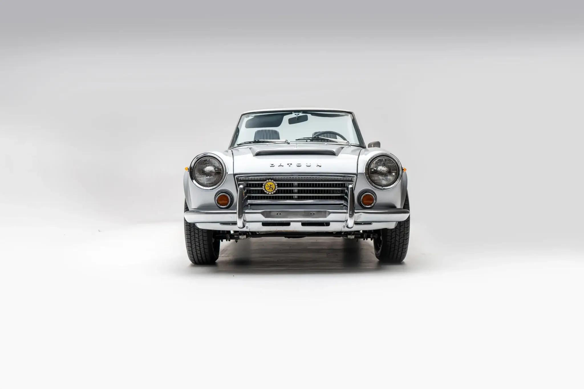 main_image of Datsun 1600 Roadster