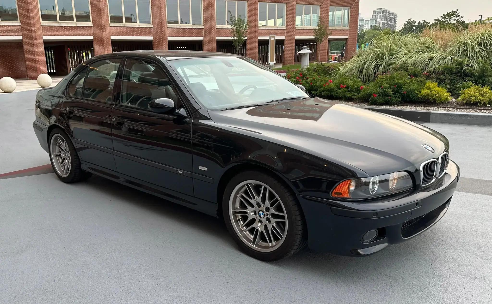 main_image of BMW M5