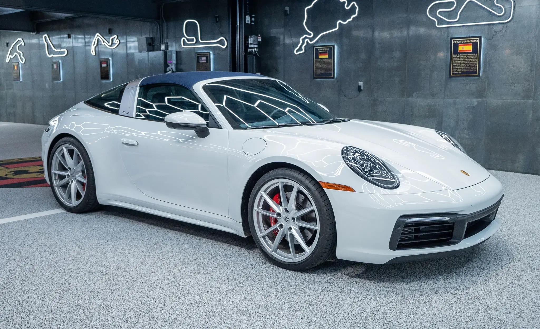main_image of Porsche 911 Targa 4S