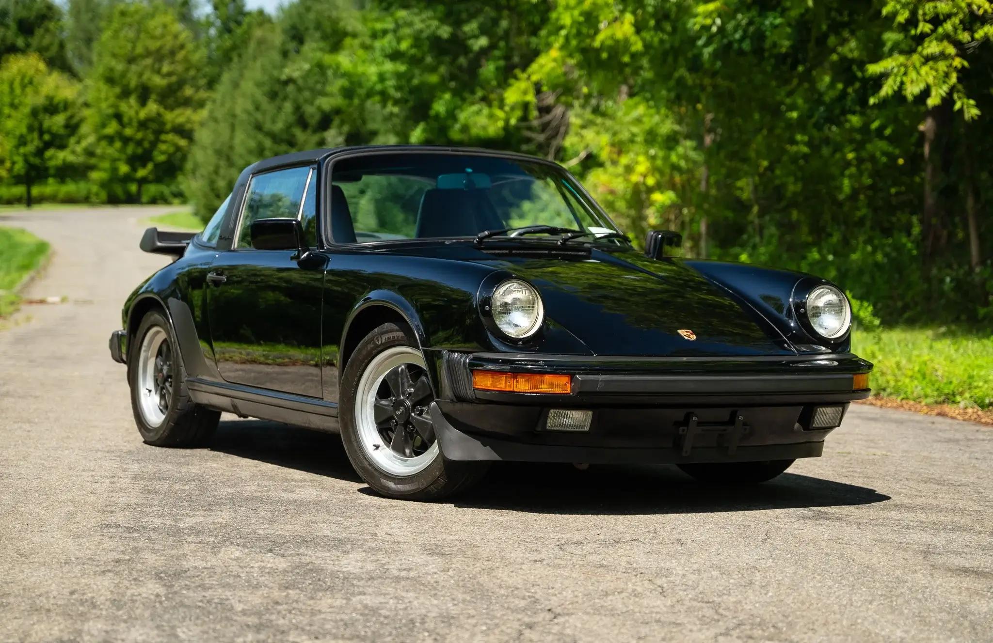 main_image of Porsche 911 Carrera Targa